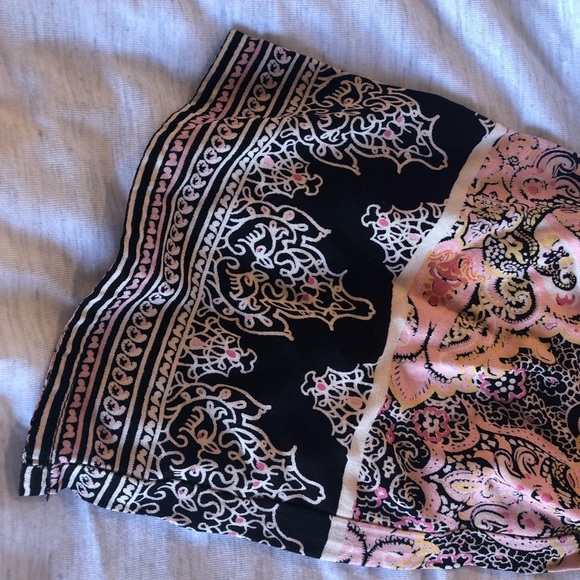 Smocked crop top with flowy sleeves - Picture 3 of 3